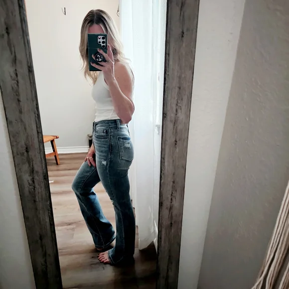 New | Judy Blue | Bootcut Jeans - Picture 10 of 17